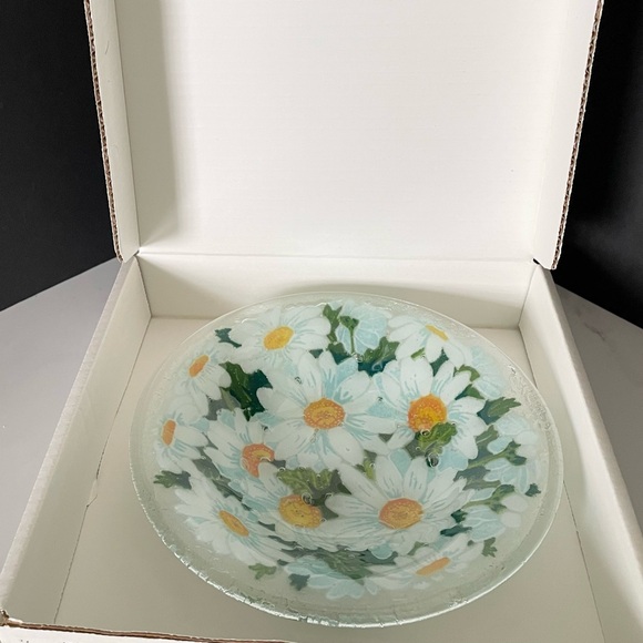 8.5" Daisy Bowl by Peggy Karr - Picture 7 of 8